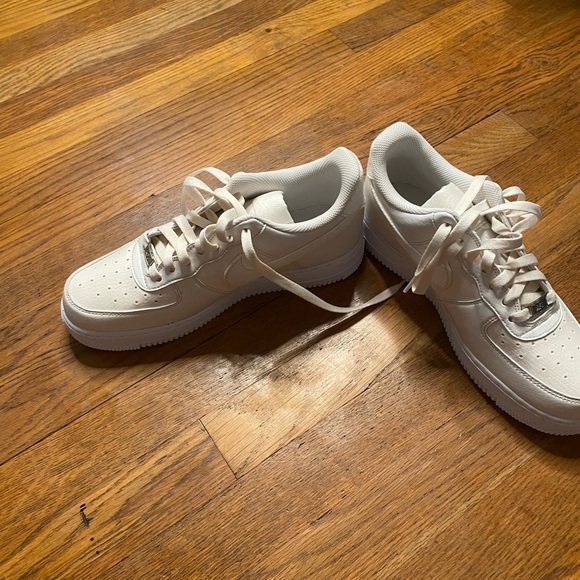 Nike Women’s Air Force 1 07 sneakers - size 8 - NWOT - Picture 5 of 7